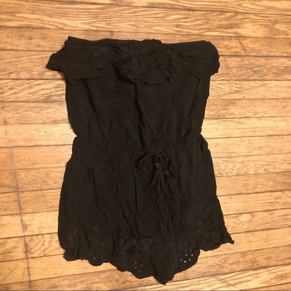 Black Lace Frill Strapless Romper - Picture 3 of 6